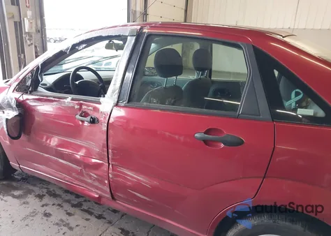 2005 Ford Focus Zx4 z USA, uszkodzony, nr VIN 1FAHP34N25W187516